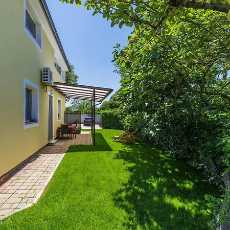 Nino-3 By Interhome Apartman *