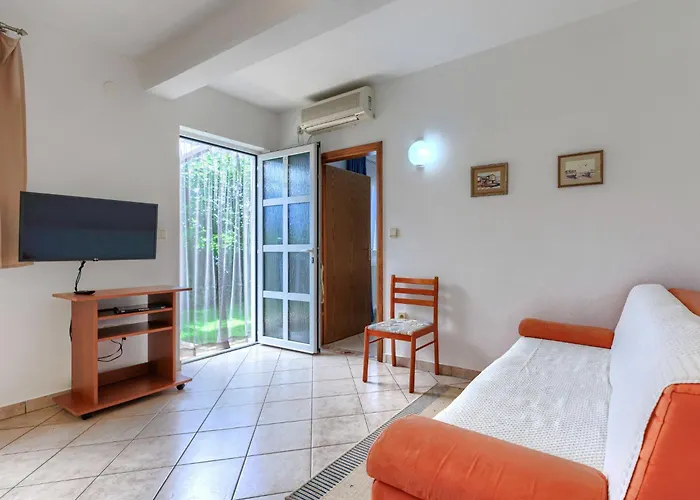 Nino-3 By Interhome Πόρετς