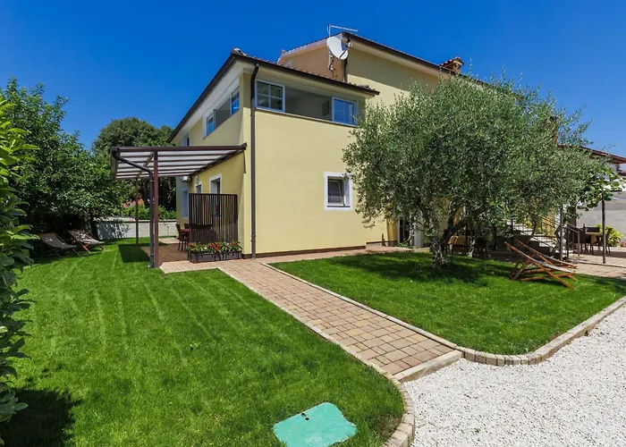 Nino-3 By Interhome Πόρετς