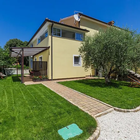Nino-3 By Interhome Poreč