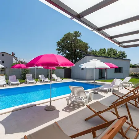 Nino-3 By Interhome Poreč